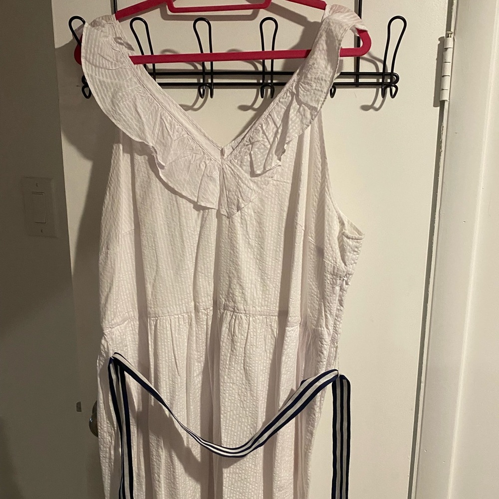 2X vineyard vines for target white striped maxi dress
